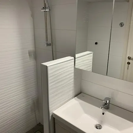 30m From The Sea Daire *